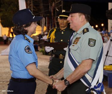 Daniel y Rosario conmemoran 35 Aniversario del Ejército de Nicaragua