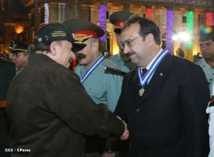 Daniel y Rosario conmemoran 35 Aniversario del Ejército de Nicaragua