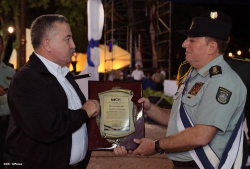 Daniel y Rosario conmemoran 35 Aniversario del Ejército de Nicaragua