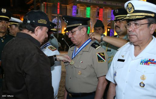 Daniel y Rosario conmemoran 35 Aniversario del Ejército de Nicaragua
