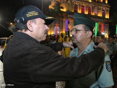 Daniel y Rosario conmemoran 35 Aniversario del Ejército de Nicaragua