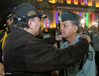 Daniel y Rosario conmemoran 35 Aniversario del Ejército de Nicaragua