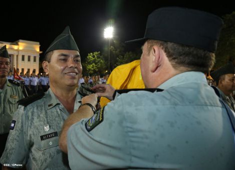 Daniel y Rosario conmemoran 35 Aniversario del Ejército de Nicaragua
