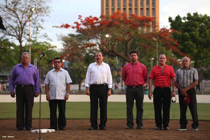 Presidente Daniel inaugura Estadio Béisbol Infantil 