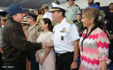 Comandante Daniel preside Desfile Militar en honor al 35 Aniversario del Ejército