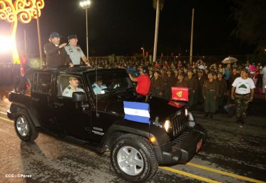 Comandante Daniel preside Desfile Militar en honor al 35 Aniversario del Ejército