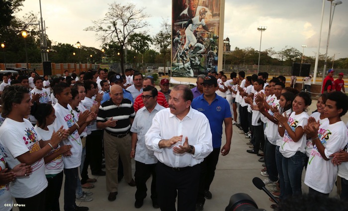 Presidente Daniel inaugura Estadio Béisbol Infantil 