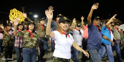 Comandante Daniel preside Desfile Militar en honor al 35 Aniversario del Ejército