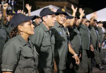 Comandante Daniel preside Desfile Militar en honor al 35 Aniversario del Ejército