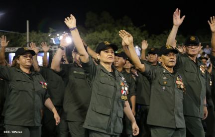 Comandante Daniel preside Desfile Militar en honor al 35 Aniversario del Ejército