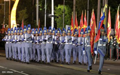 Comandante Daniel preside Desfile Militar en honor al 35 Aniversario del Ejército