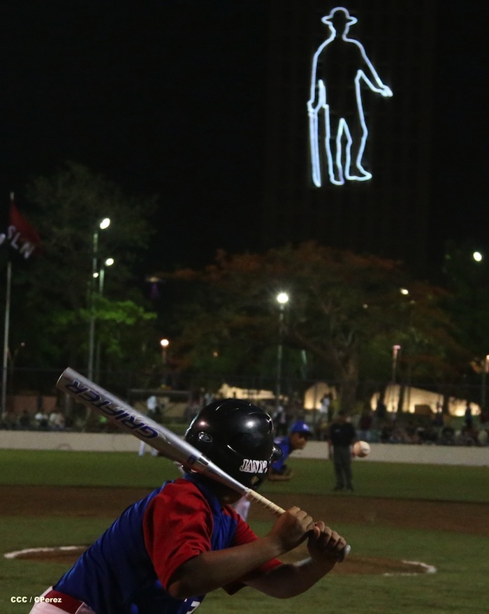 Presidente Daniel inaugura Estadio Béisbol Infantil 