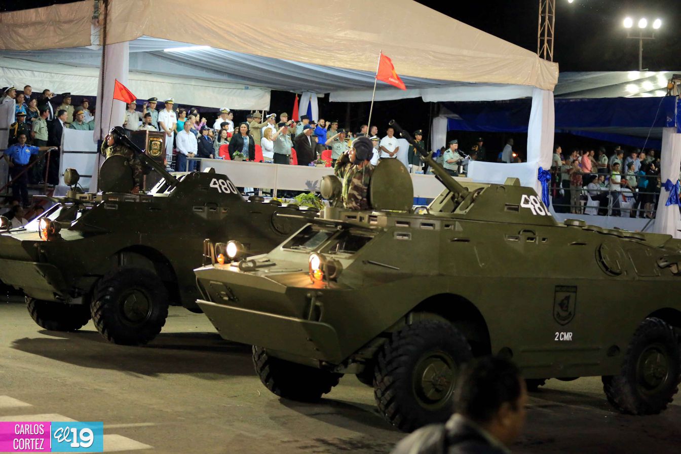 Comandante Daniel preside Desfile Militar en honor al 35 Aniversario del Ejército