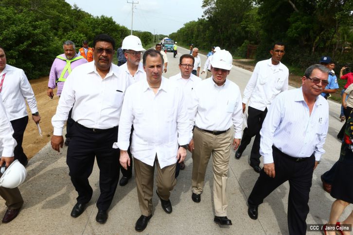 Canciller mexicano visita obras de cooperación con Nicaragua