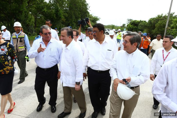 Canciller mexicano visita obras de cooperación con Nicaragua