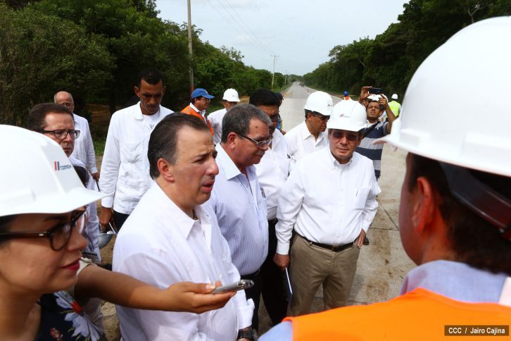 Canciller mexicano visita obras de cooperación con Nicaragua
