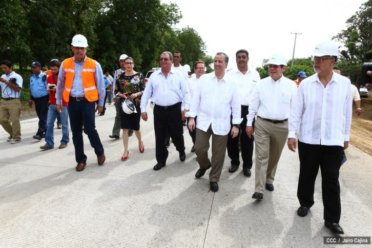 Canciller mexicano visita obras de cooperación con Nicaragua