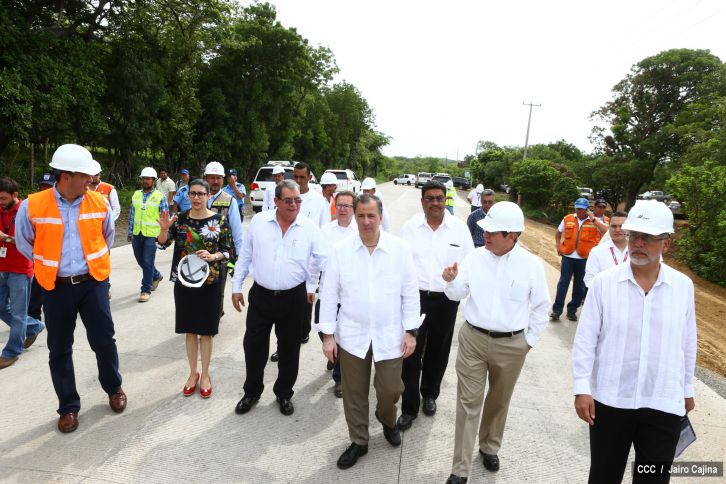 Canciller mexicano visita obras de cooperación con Nicaragua