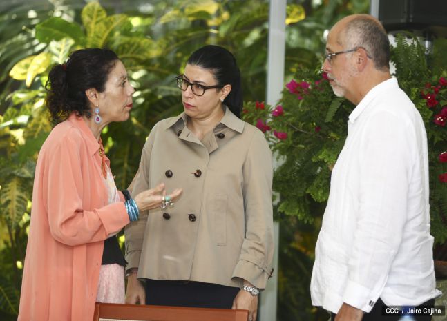 Presidente Daniel y Compañera Rosario se reúne con Canciller de México