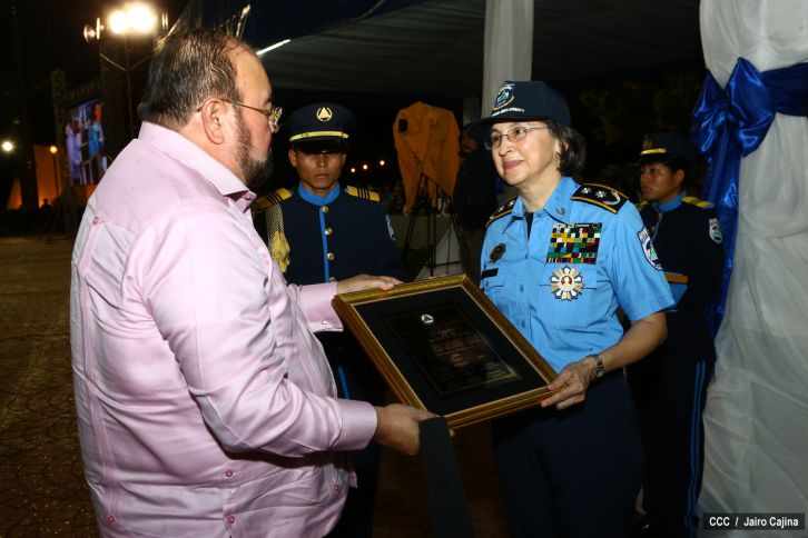 Presidente Daniel encabeza acto del 35 Aniversario de la Policía Nacional