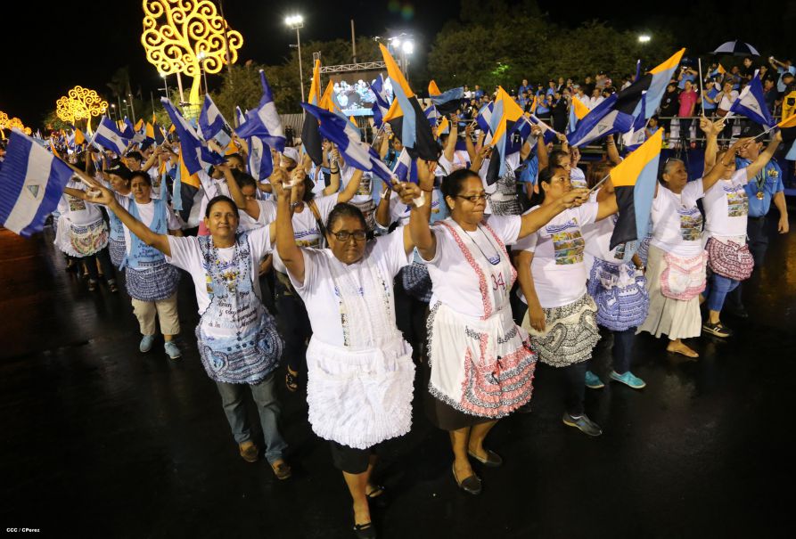 Daniel preside desfile conmemorativo del 35 Aniversario de Fundación de la Policía Nacional