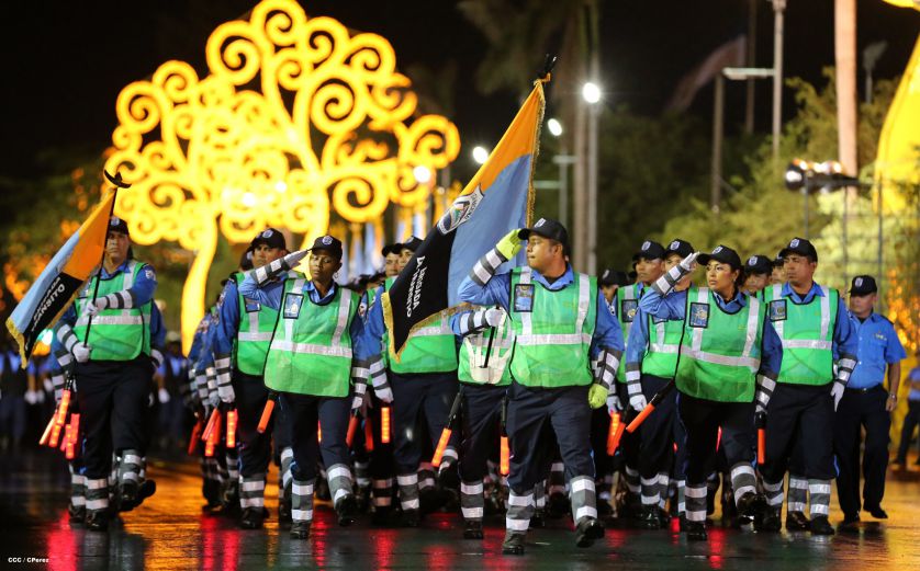 Daniel preside desfile conmemorativo del 35 Aniversario de Fundación de la Policía Nacional