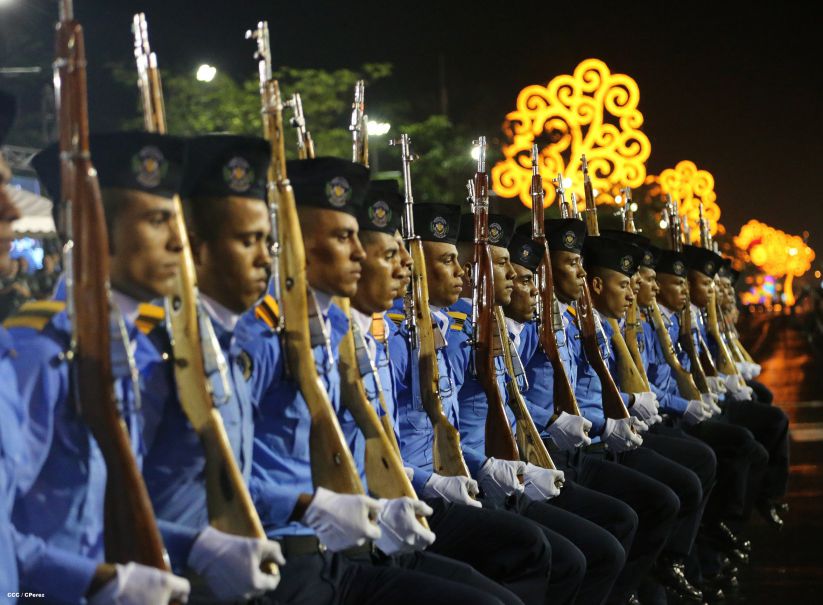 Daniel preside desfile conmemorativo del 35 Aniversario de Fundación de la Policía Nacional