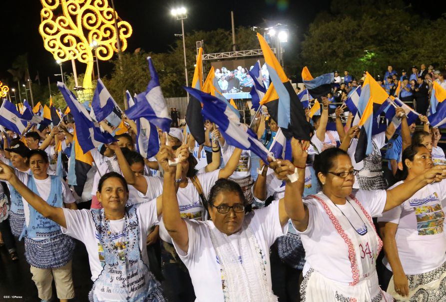 Daniel preside desfile conmemorativo del 35 Aniversario de Fundación de la Policía Nacional