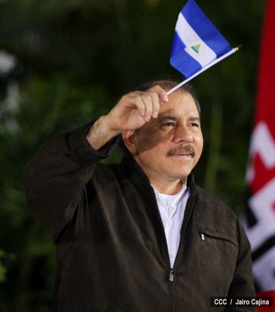 Daniel y Rosario reciben Antorcha de la Libertad y la Unidad Centroamericana