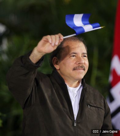 Daniel y Rosario reciben Antorcha de la Libertad y la Unidad Centroamericana