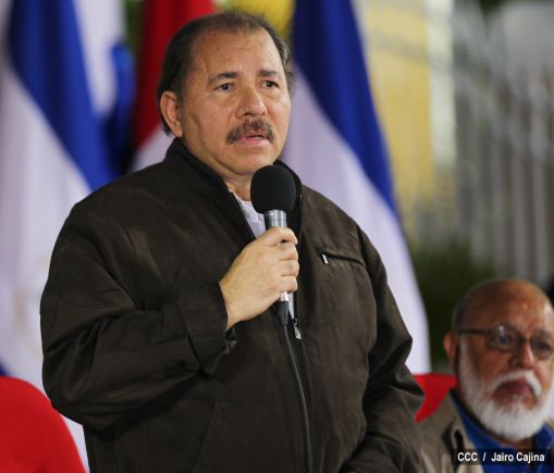 Daniel y Rosario reciben Antorcha de la Libertad y la Unidad Centroamericana