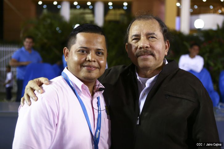 Daniel y Rosario reciben Antorcha de la Libertad y la Unidad Centroamericana