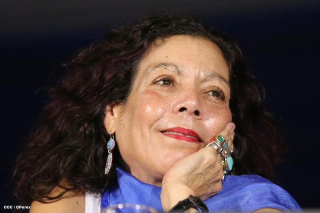 Daniel y Rosario presiden Desfile Patrio Nicaragua Mía 2014