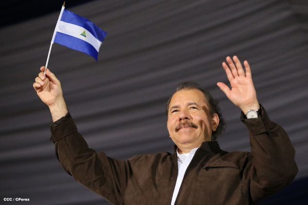 Daniel y Rosario presiden Desfile Patrio Nicaragua Mía 2014