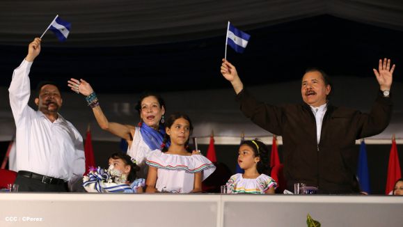 Daniel y Rosario presiden Desfile Patrio Nicaragua Mía 2014