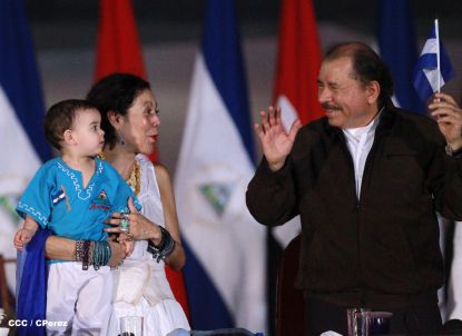 Daniel y Rosario presiden Desfile Patrio Nicaragua Mía 2014
