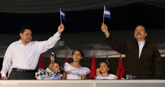 Daniel y Rosario presiden Desfile Patrio Nicaragua Mía 2014