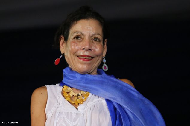 Daniel y Rosario presiden Desfile Patrio Nicaragua Mía 2014