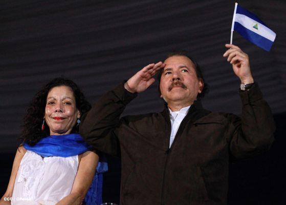 Daniel y Rosario presiden Desfile Patrio Nicaragua Mía 2014