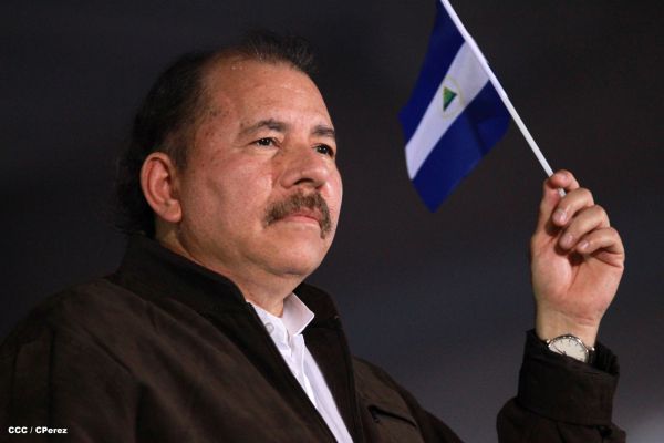 Daniel y Rosario presiden Desfile Patrio Nicaragua Mía 2014