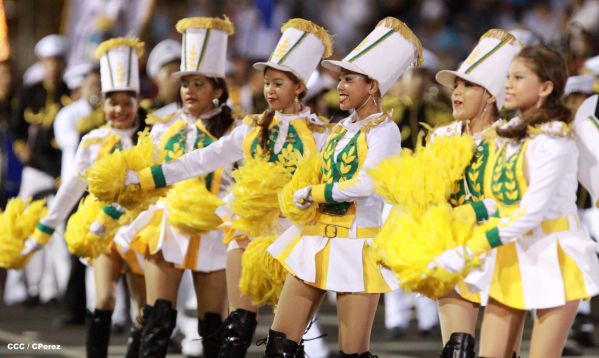 Daniel y Rosario presiden Desfile Patrio Nicaragua Mía 2014