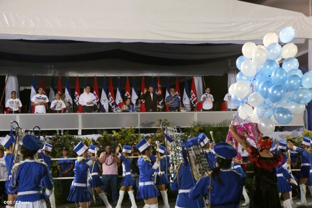 Daniel y Rosario presiden Desfile Patrio Nicaragua Mía 2014