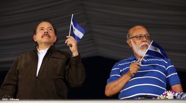 Daniel y Rosario presiden Desfile Patrio Nicaragua Mía 2014