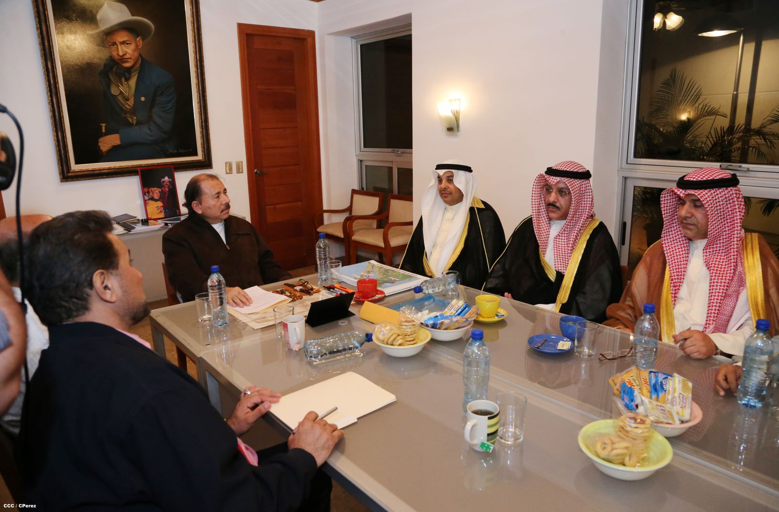 Presidente Daniel sostiene encuentro con parlamentarios de Kuwait