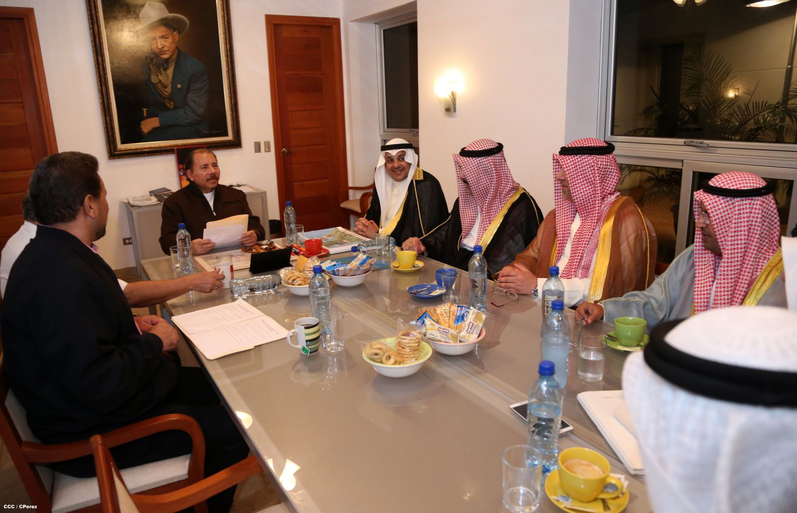 Presidente Daniel sostiene encuentro con parlamentarios de Kuwait