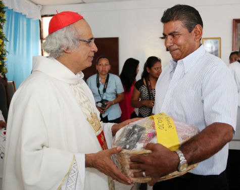 Cardenal Brenes festeja a Virgen La Merced en Mateare