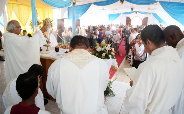 Cardenal Brenes festeja a Virgen La Merced en Mateare