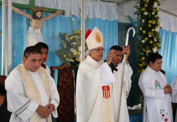 Cardenal Brenes festeja a Virgen La Merced en Mateare