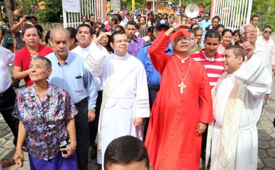 Cardenal Brenes festeja a Virgen La Merced en Mateare