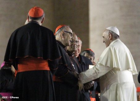 Papa Francisco Preside Vigilia de Oración en Preparación del Sínodo por la Familia
